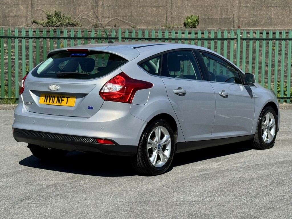 Ford Focus Hatchback 1.6 Zetec 201111 NV11NFT Silver #4