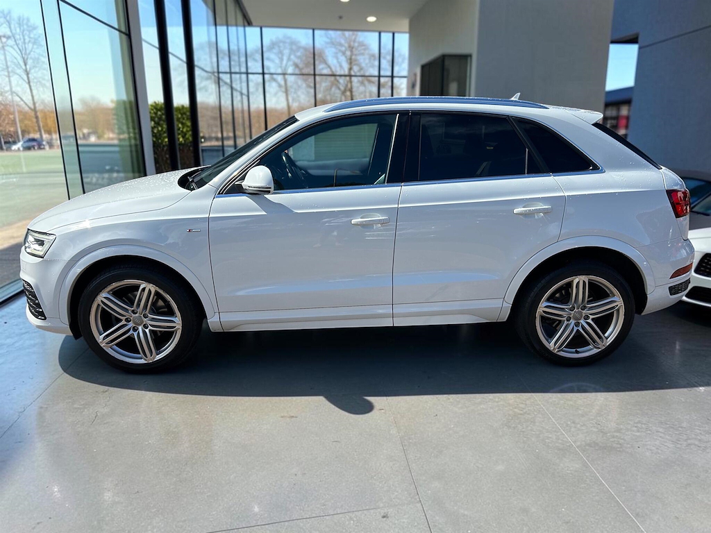 Audi Q3 Suv Black #7