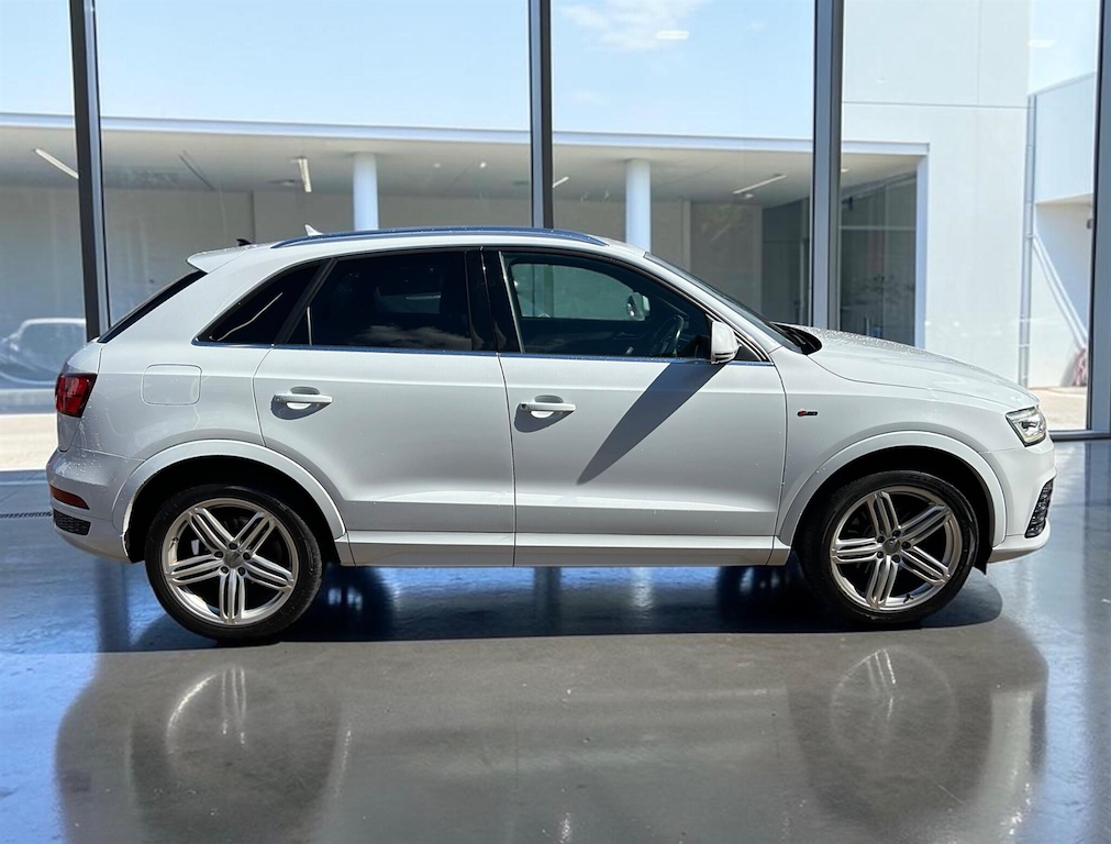 Audi Q3 Suv Black #9
