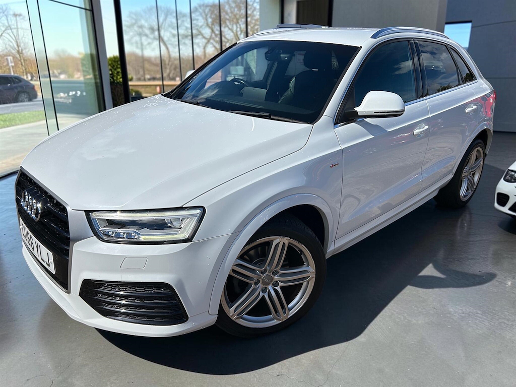 Audi Q3 Suv White #4