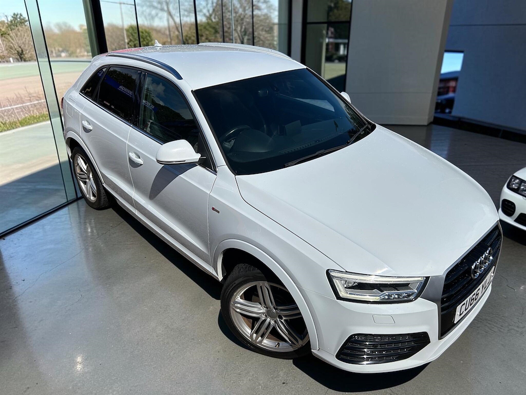 Audi Q3 Suv White #2