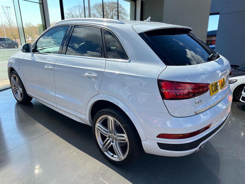 Audi Q3 Suv White #5