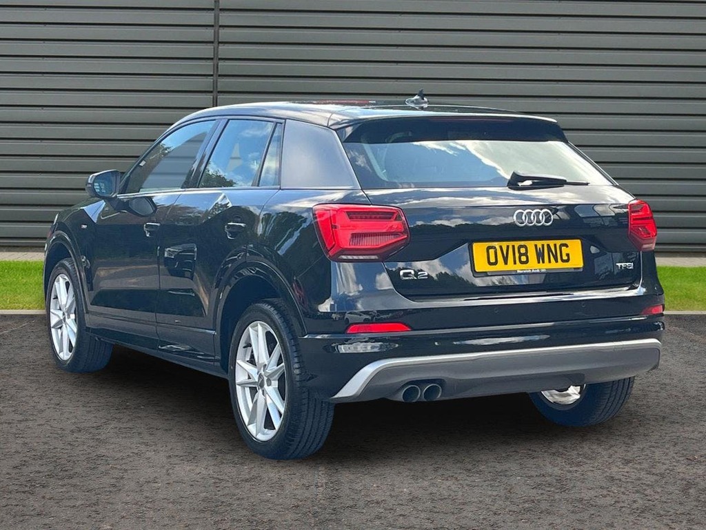 Audi Q2 1.4 1.4 Tfsi Cod S Line Suv S Tronic Black #5