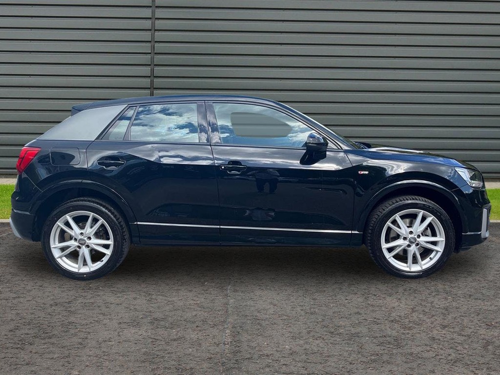 Audi Q2 1.4 1.4 Tfsi Cod S Line Suv S Tronic Black #2