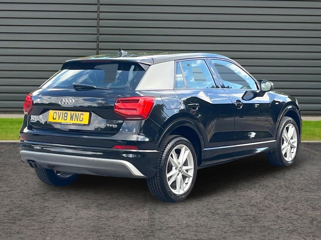 Audi Q2 1.4 1.4 Tfsi Cod S Line Suv S Tronic Black #3