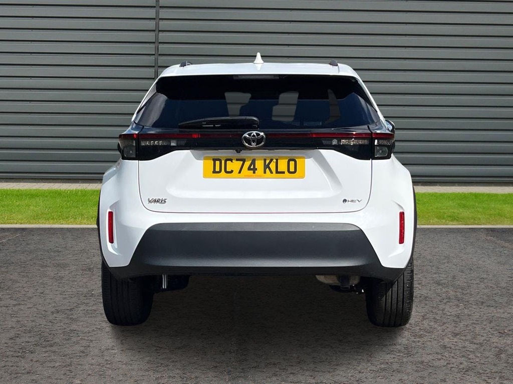 Toyota Yaris Cross 1.5 Vvt-h Design Suv Hybrid E Cvt White #4