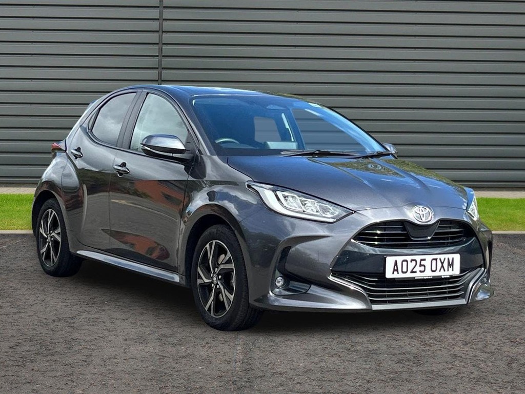 Toyota Yaris 1.5 Vvt-h Design Hatchback Hybrid E Cvt Grey