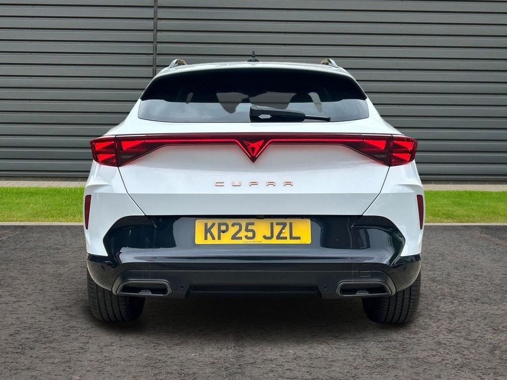 Cupra Formentor 1.5 Etsi V2 Suv Hybrid Dsg White #4