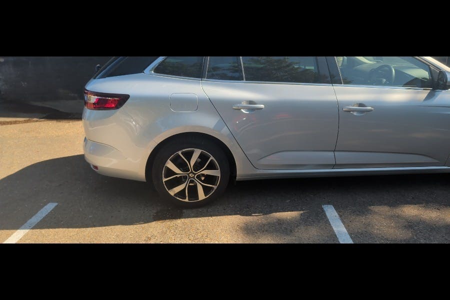 Renault Megane 1.3 Tce Iconic Sport Tourer Edc Silver #2