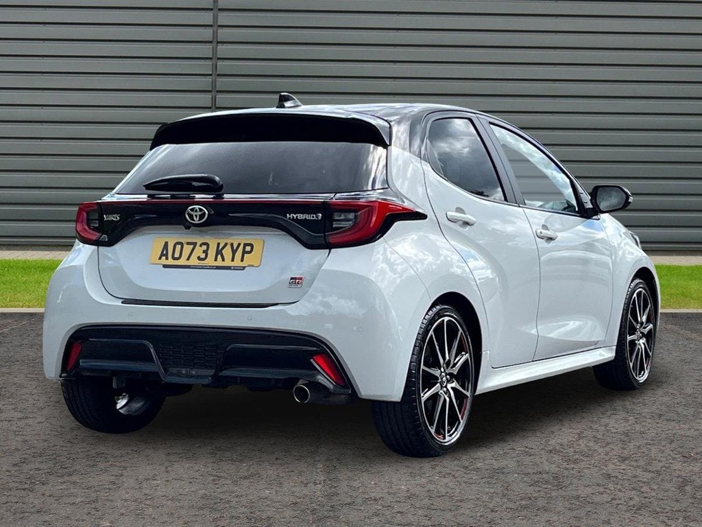Toyota Yaris 1.5 Vvt-h Gr Sport Hatchback Hybrid E C Black #3