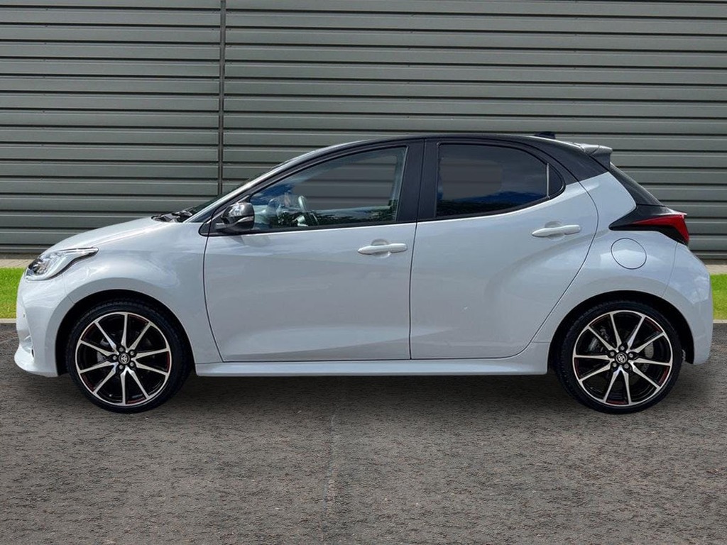 Toyota Yaris 1.5 Vvt-h Gr Sport Hatchback Hybrid E C Black #6