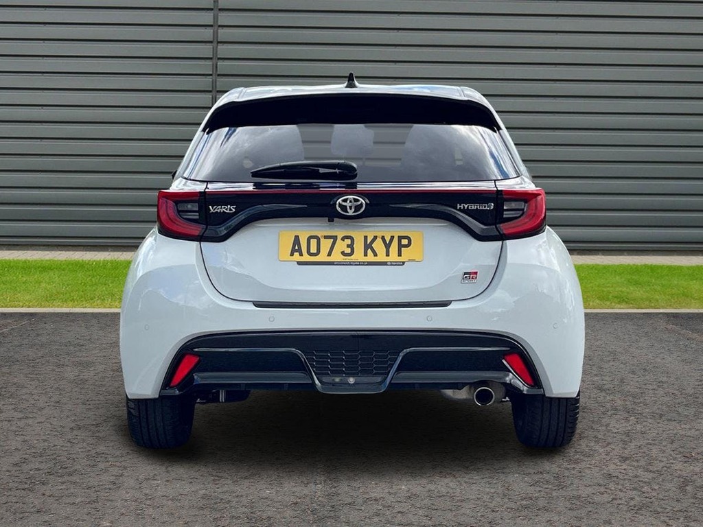 Toyota Yaris 1.5 Vvt-h Gr Sport Hatchback Hybrid E C Black #4
