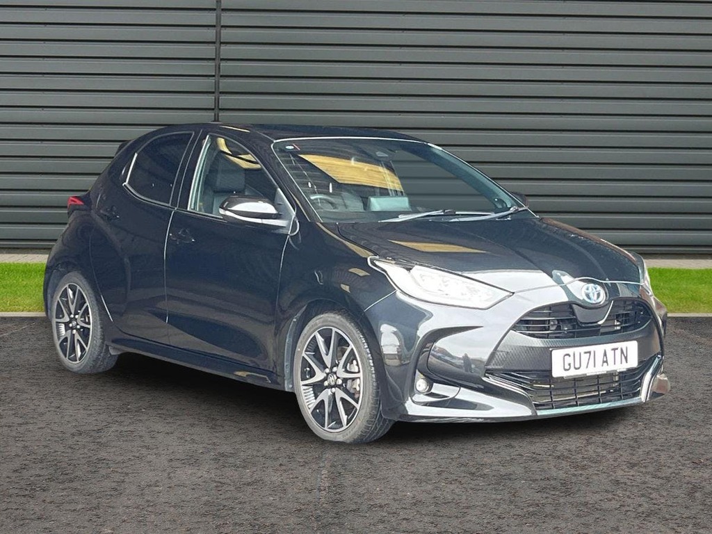 Toyota Yaris 1.5 Vvt-h Dynamic Hatchback Hybrid E Cv Black
