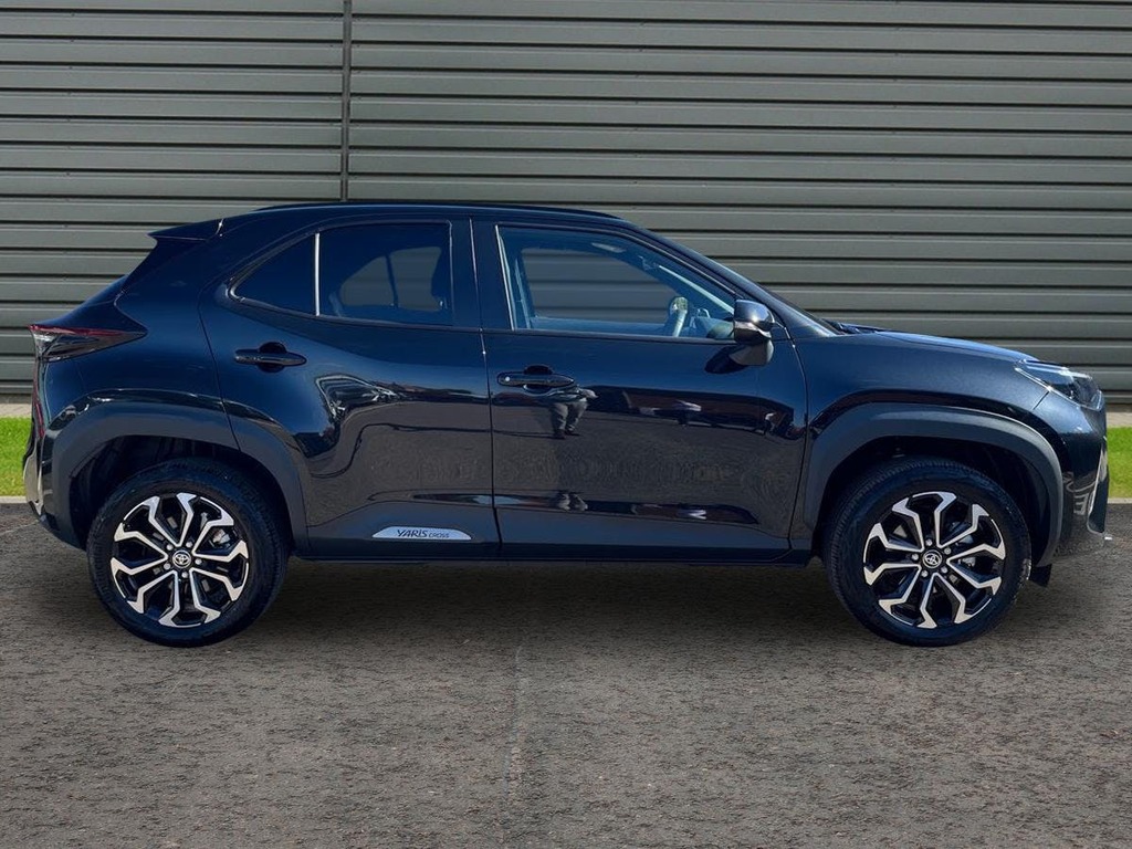 Toyota Yaris Cross 1.5 Vvt-h Design Suv Hybrid E Cvt Black #2