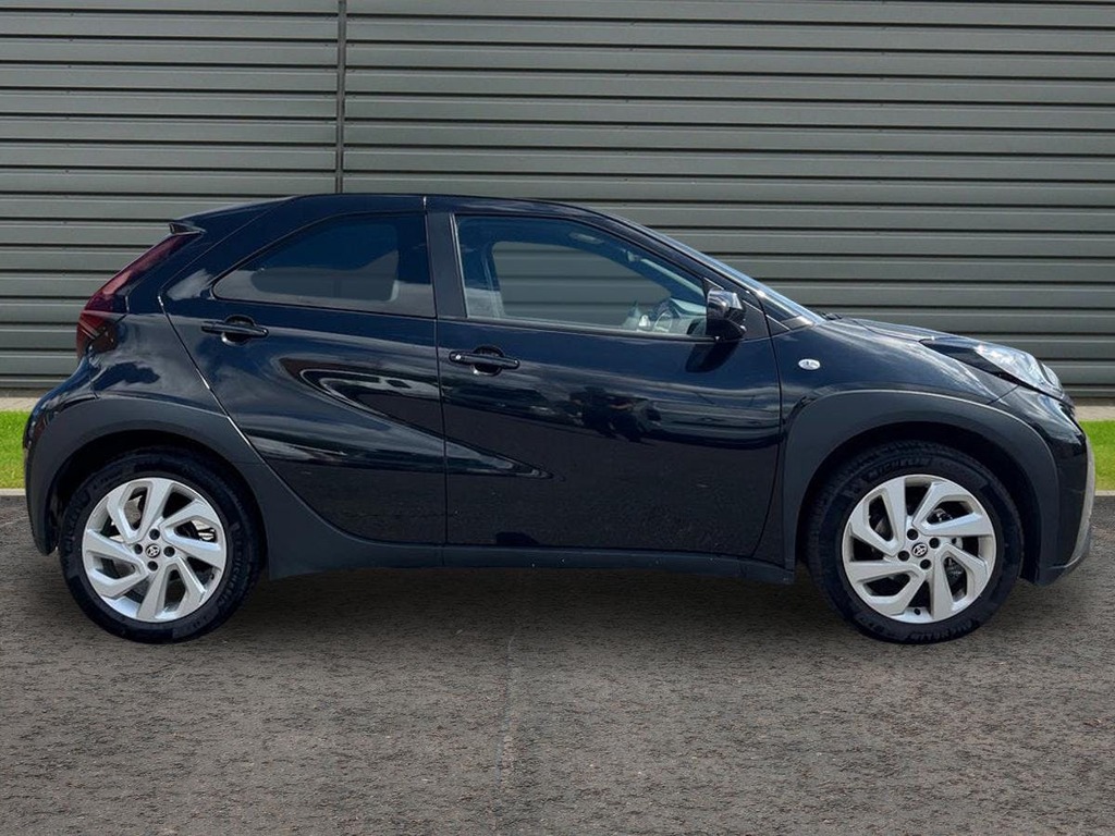 Toyota Aygo X 1.0 Vvt I Pure Hatchback Black #2