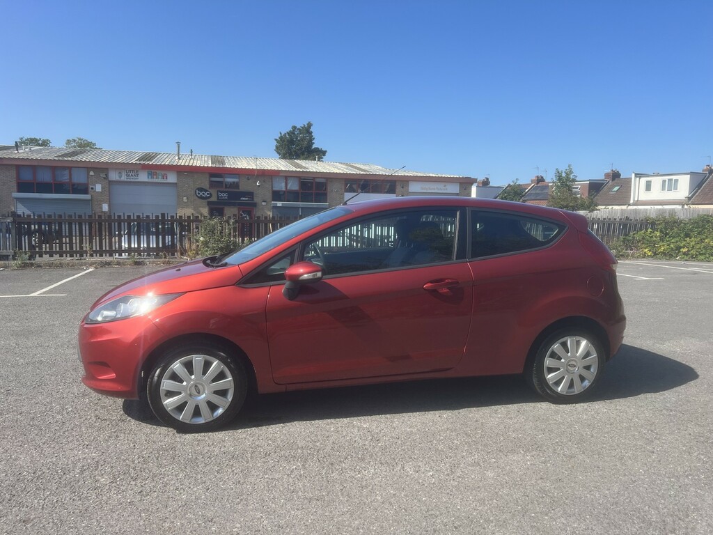 Ford Fiesta 1.3 Style 200909 MW09DNE Red #5