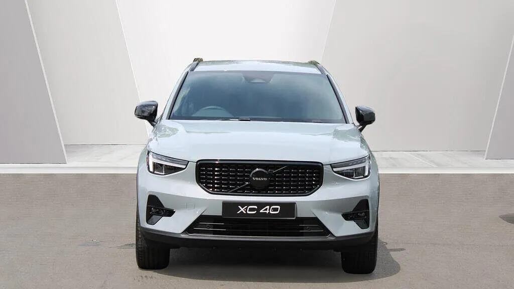 Volvo XC40 2.0 B3 Mhev Plus Black Edition Dct Euro 6 S #4