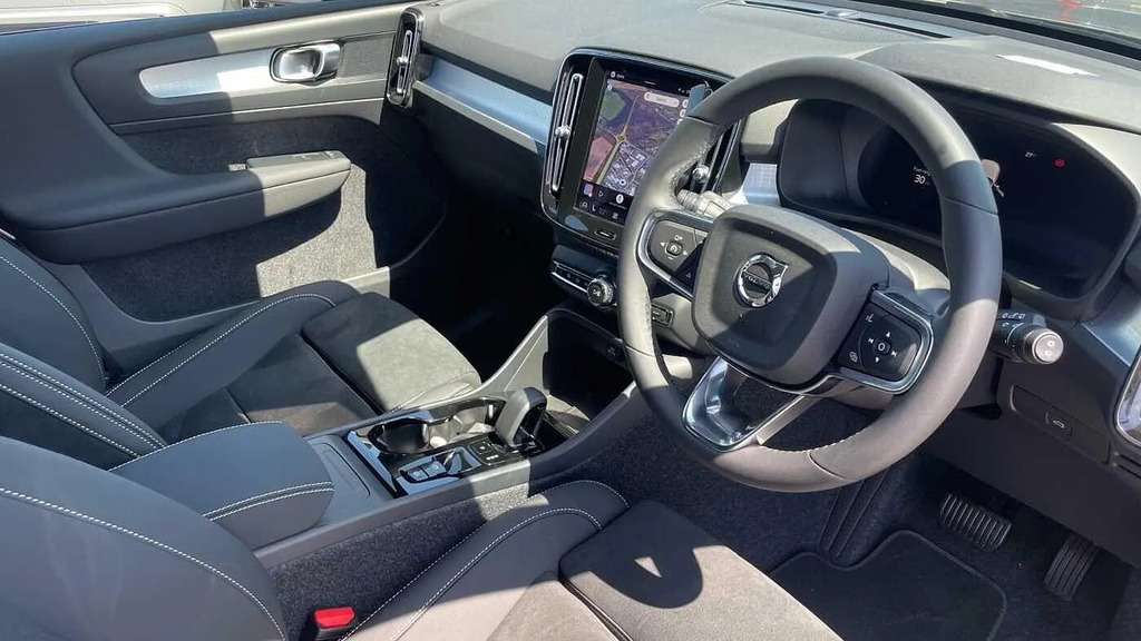 Volvo XC40 2.0 B3p Plus Dark #4