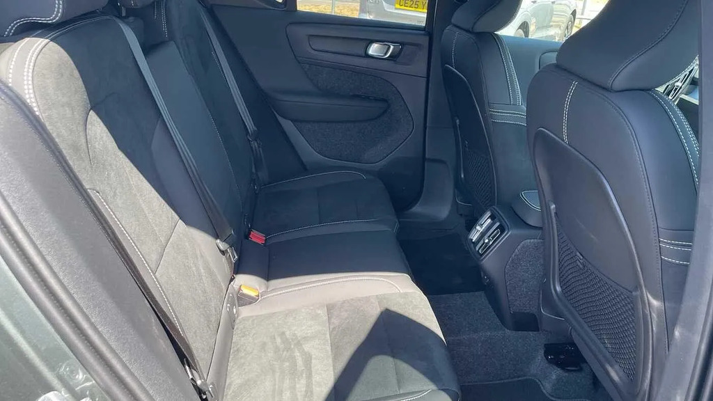 Volvo XC40 2.0 B3p Plus Dark #6