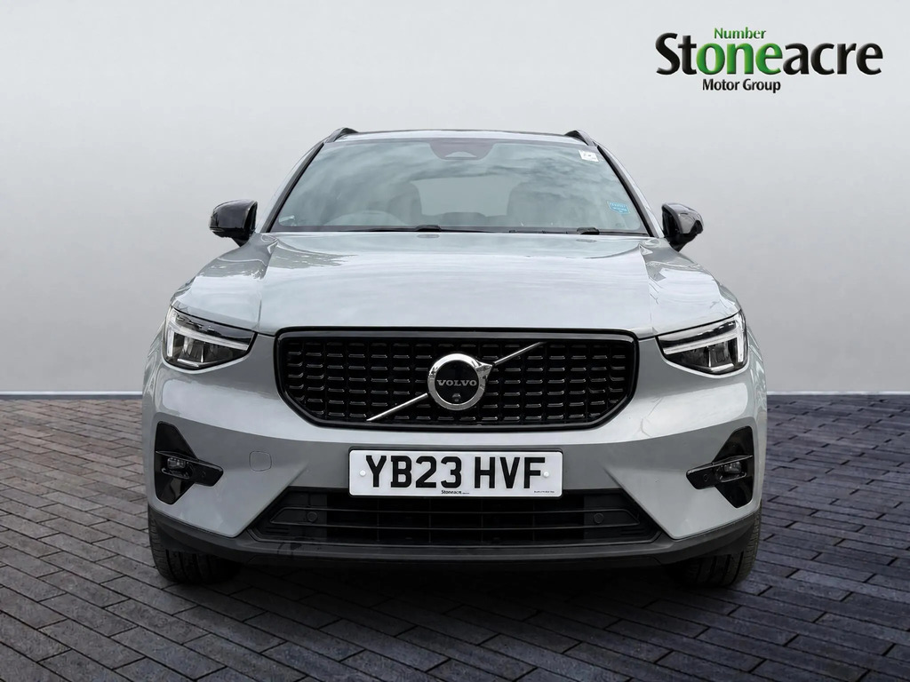 Volvo XC40 2.0 B3p Plus Dark YB23HVF #2