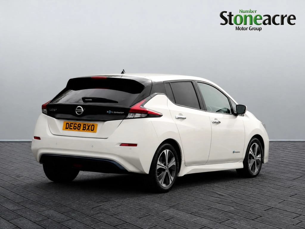Nissan Leaf 40Kwh Tekna Hatchback DE68BXO #3