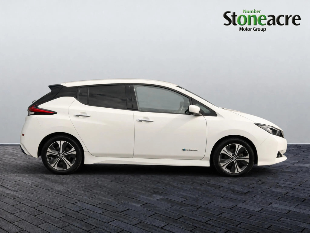 Nissan Leaf 40Kwh Tekna Hatchback DE68BXO #2