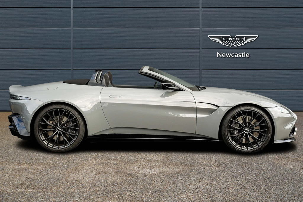 Aston Martin Vantage Sports #4
