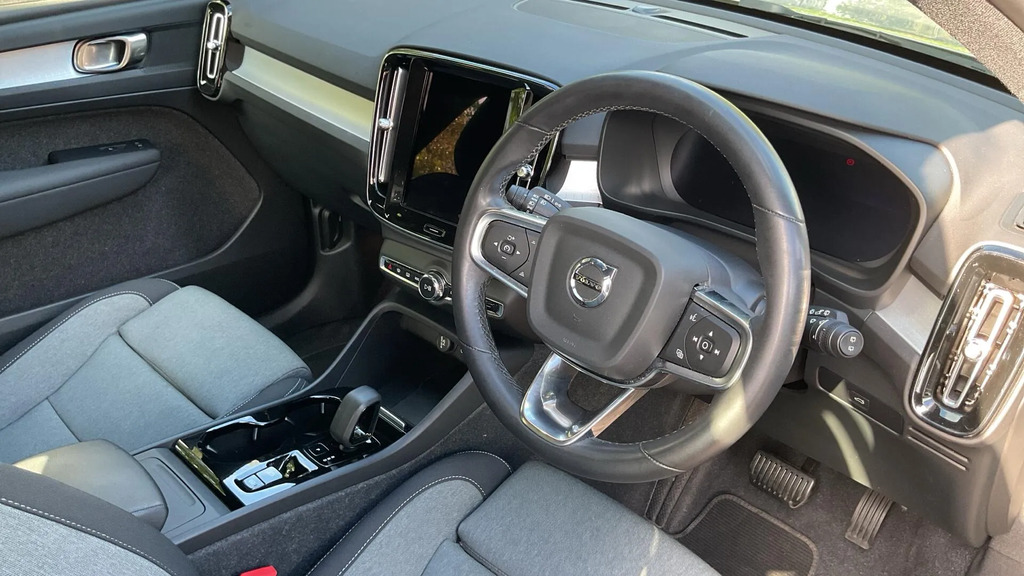 Volvo XC40 2.0 B4p Plus Dark NV73GDY #4