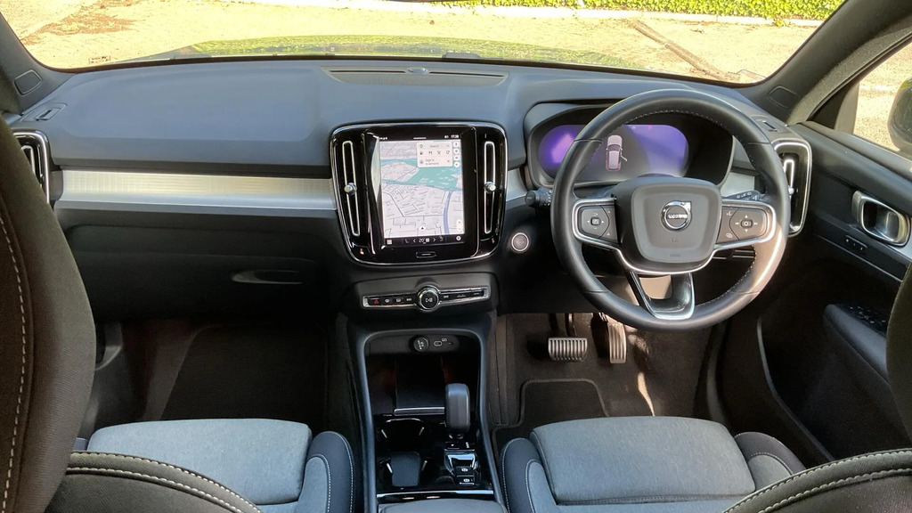 Volvo XC40 2.0 B4p Plus Dark NV73GDY #5