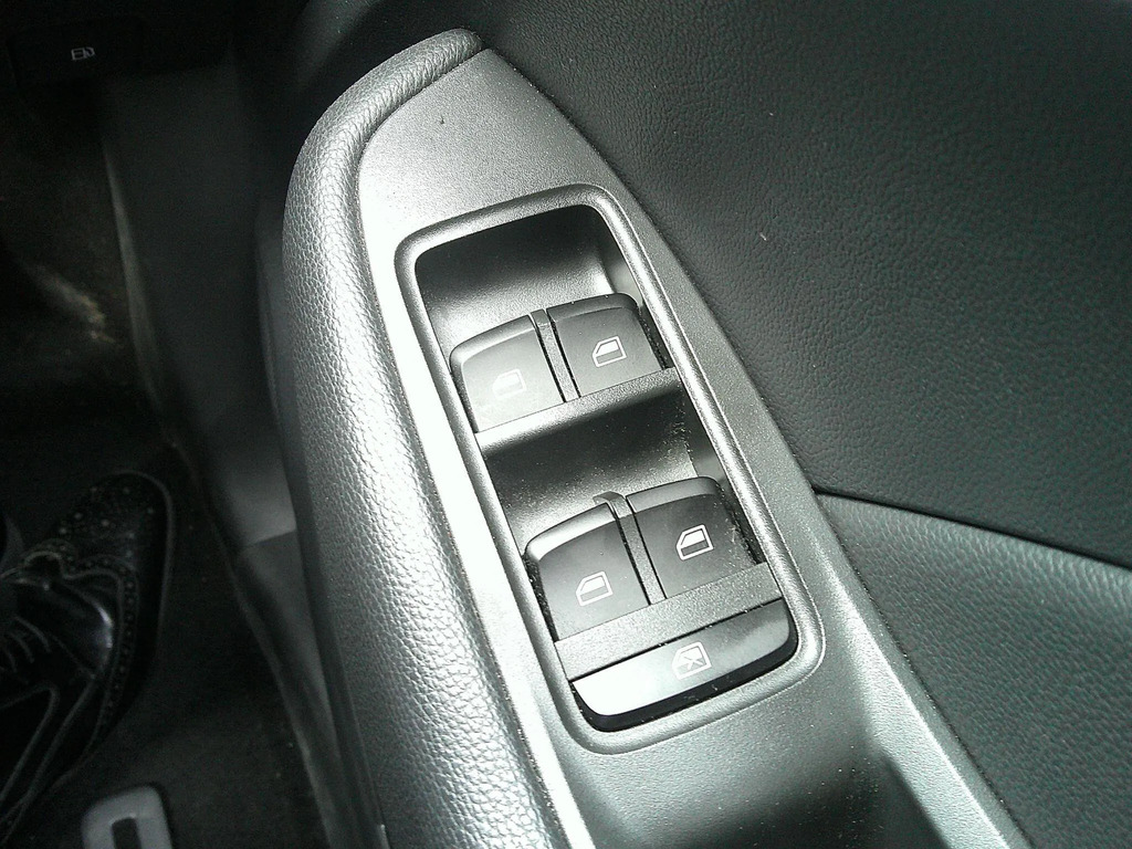 MG ZS Exclusive White #20