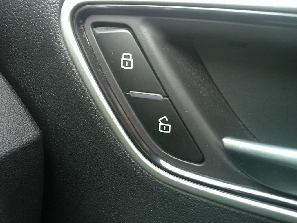 MG ZS Exclusive White #22