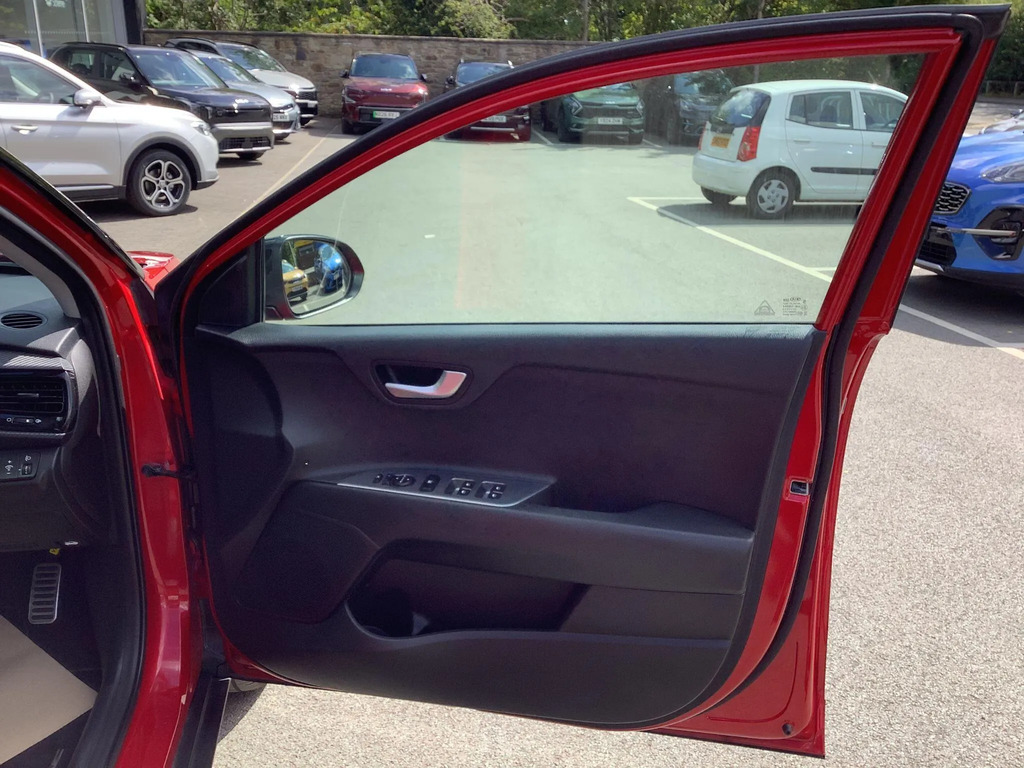 Kia Stonic 1.0T Gdi 48V Gt-line S Dct Red #22