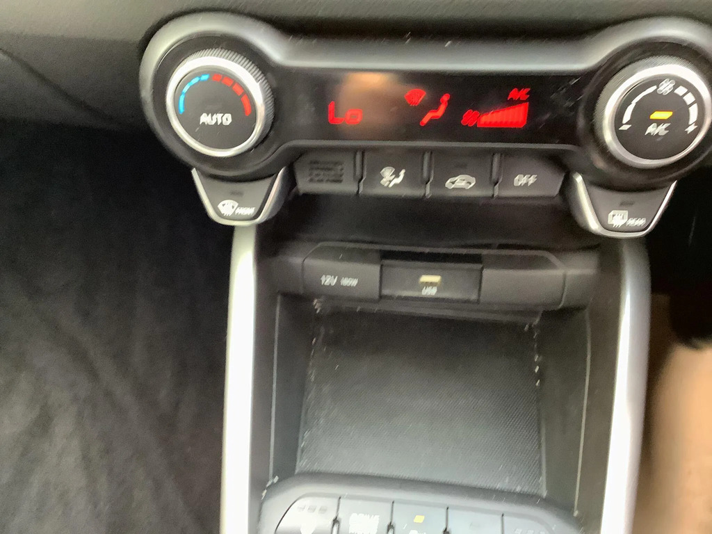 Kia Stonic 1.0T Gdi 48V Gt-line S Dct Red #9