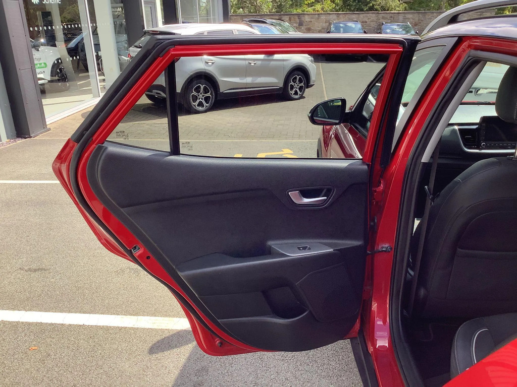 Kia Stonic 1.0T Gdi 48V Gt-line S Dct Red #18