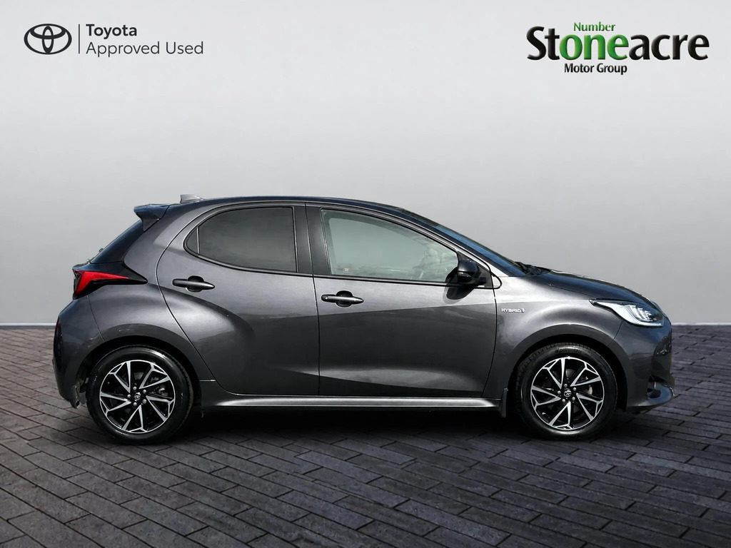 Toyota Yaris 1.5 Hybrid Design Grey #2