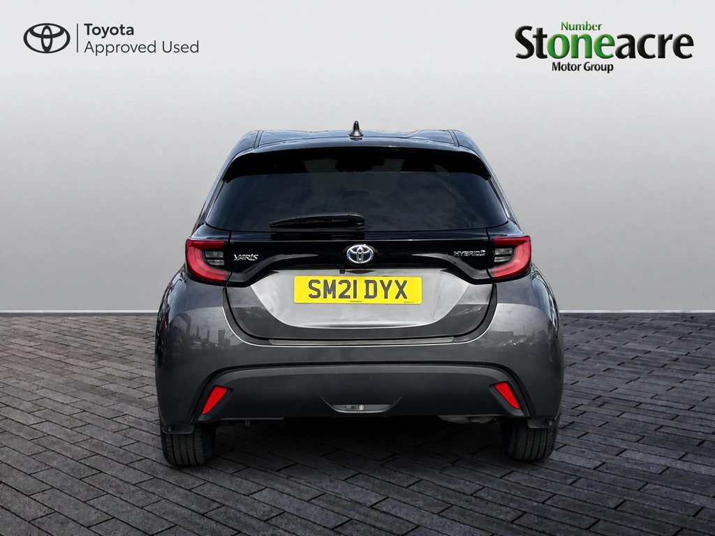 Toyota Yaris 1.5 Hybrid Design Grey #4