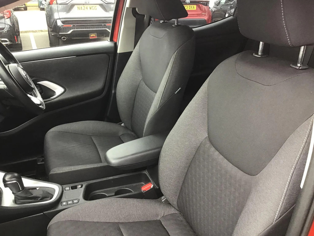 Toyota Yaris 1.6 Awd Circuit Pack Black #14