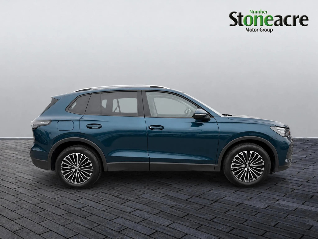 Volkswagen Tiguan R-line Edition 1.5 Tsi 150Ps 7-Speed Dsg White #2