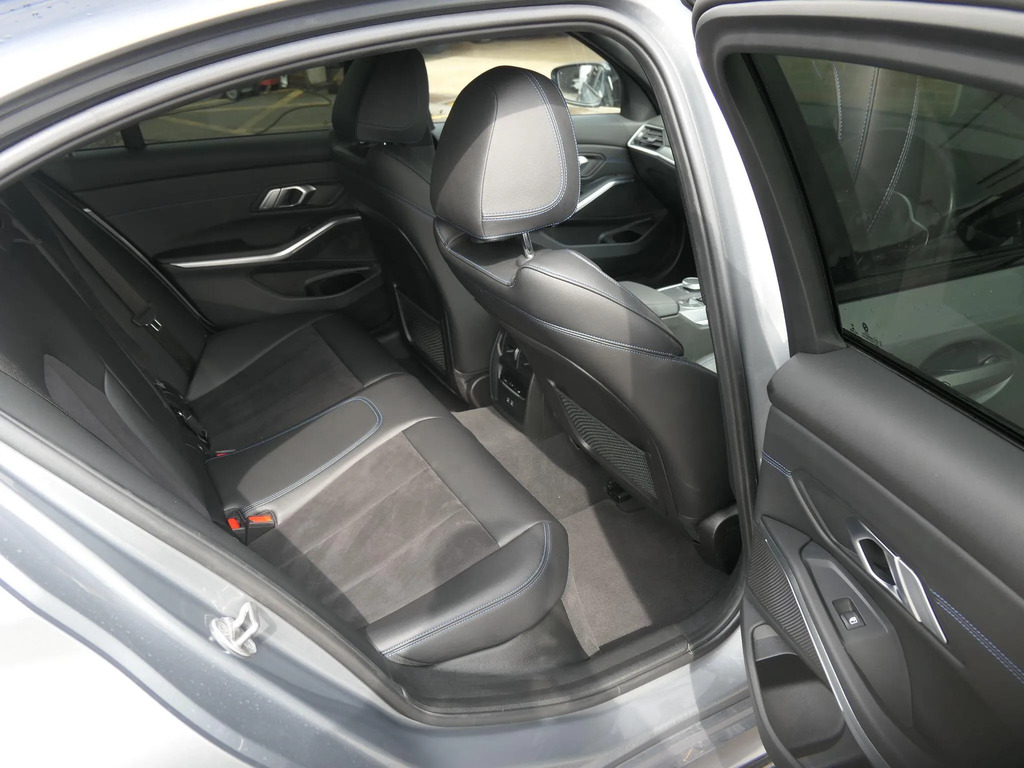 BMW 3 Series M Sport Black #15