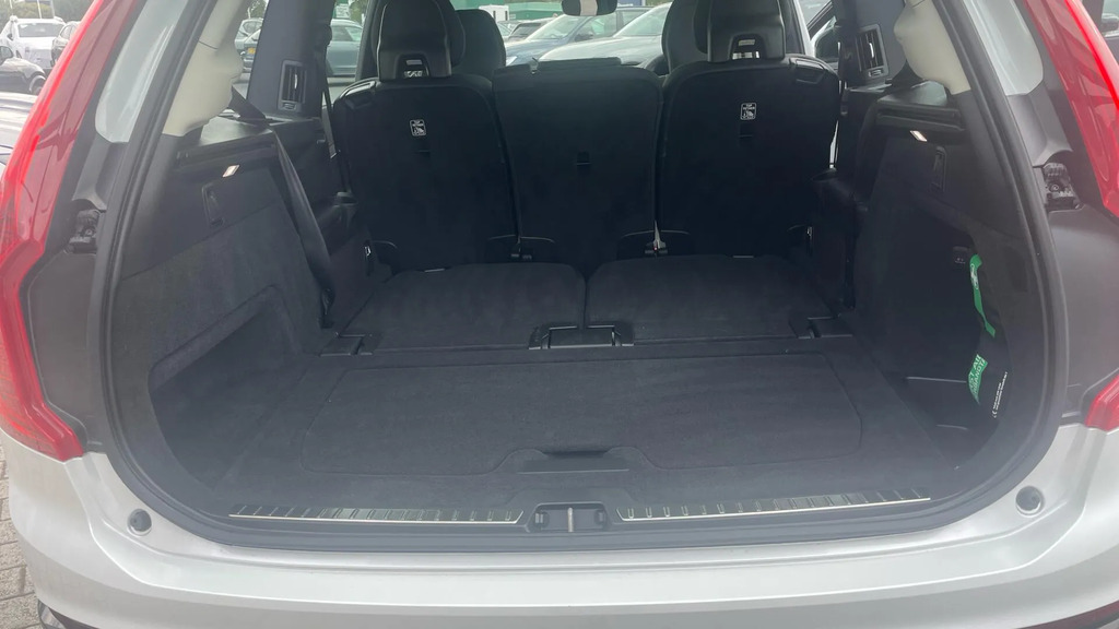 Volvo XC90 Plus Black #36