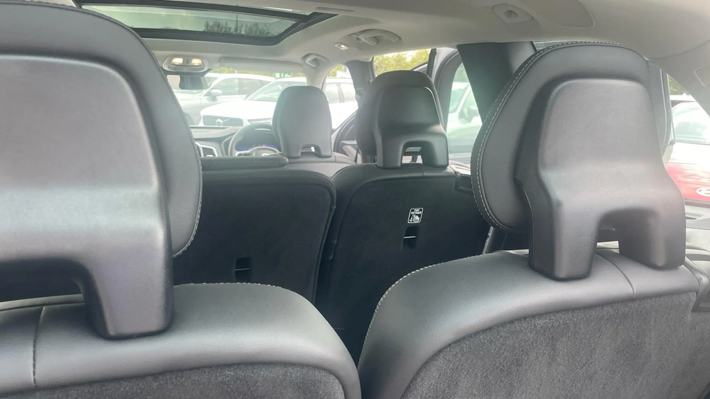 Volvo XC90 Plus Black #34