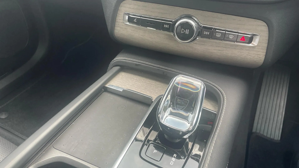 Volvo XC90 Plus Black #24