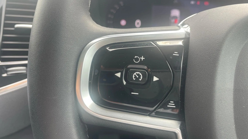 Volvo XC90 Plus Black #18
