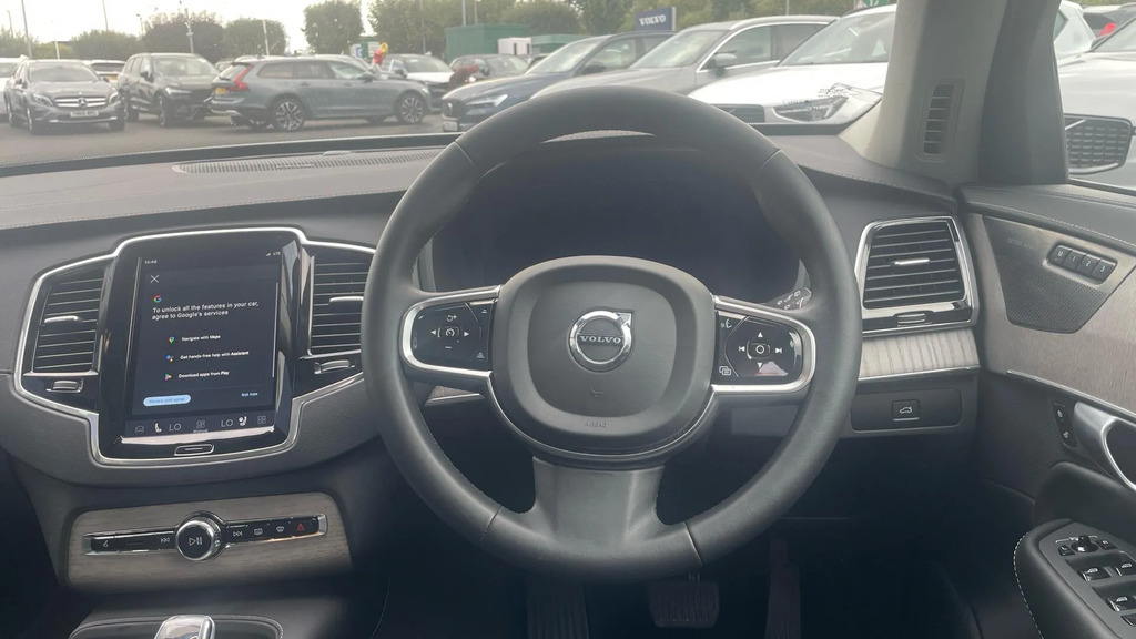 Volvo XC90 Plus Black #10