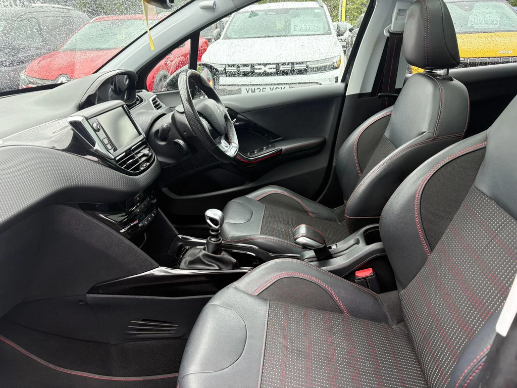 Peugeot 2008 Puretech Active White #23