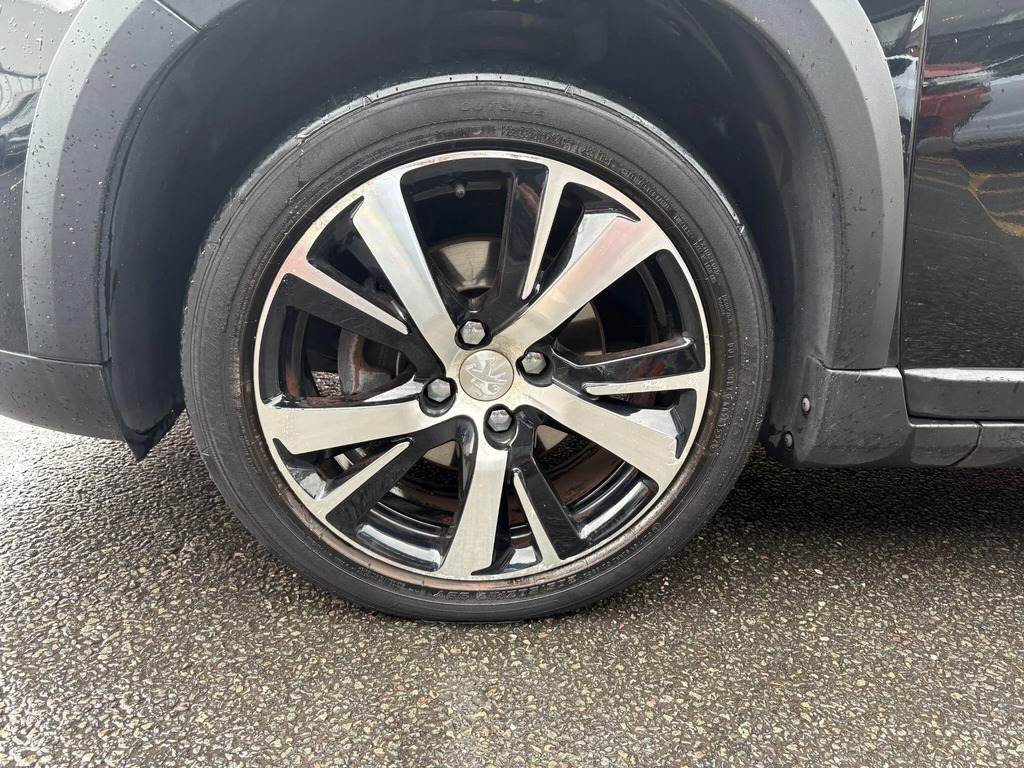 Peugeot 2008 Puretech Active White #17