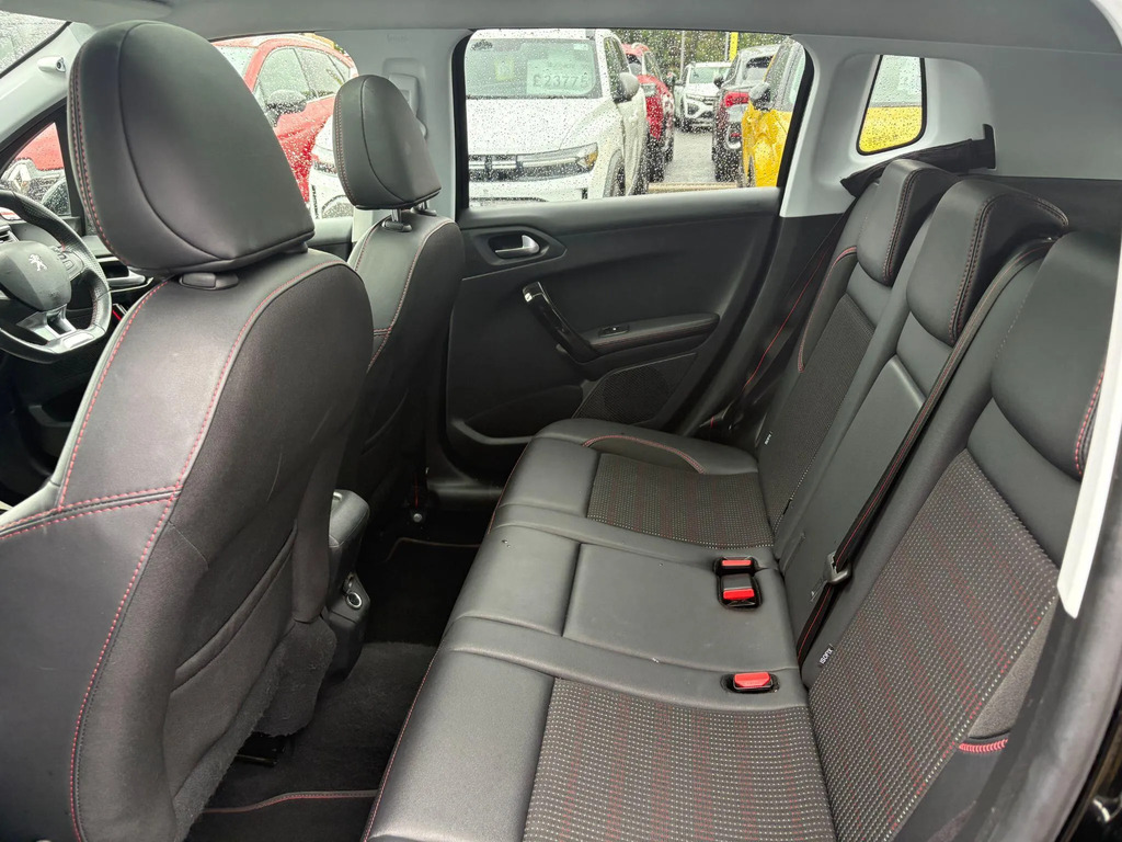 Peugeot 2008 Puretech Active White #11