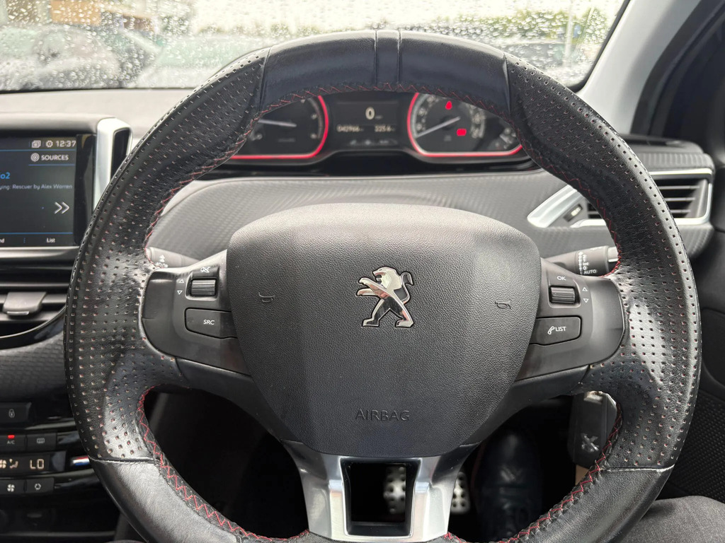 Peugeot 2008 Puretech Active White #22