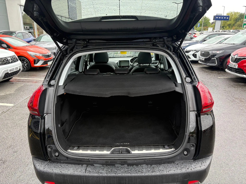 Peugeot 2008 Puretech Active White #21