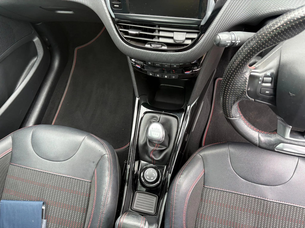 Peugeot 2008 Puretech Active White #9
